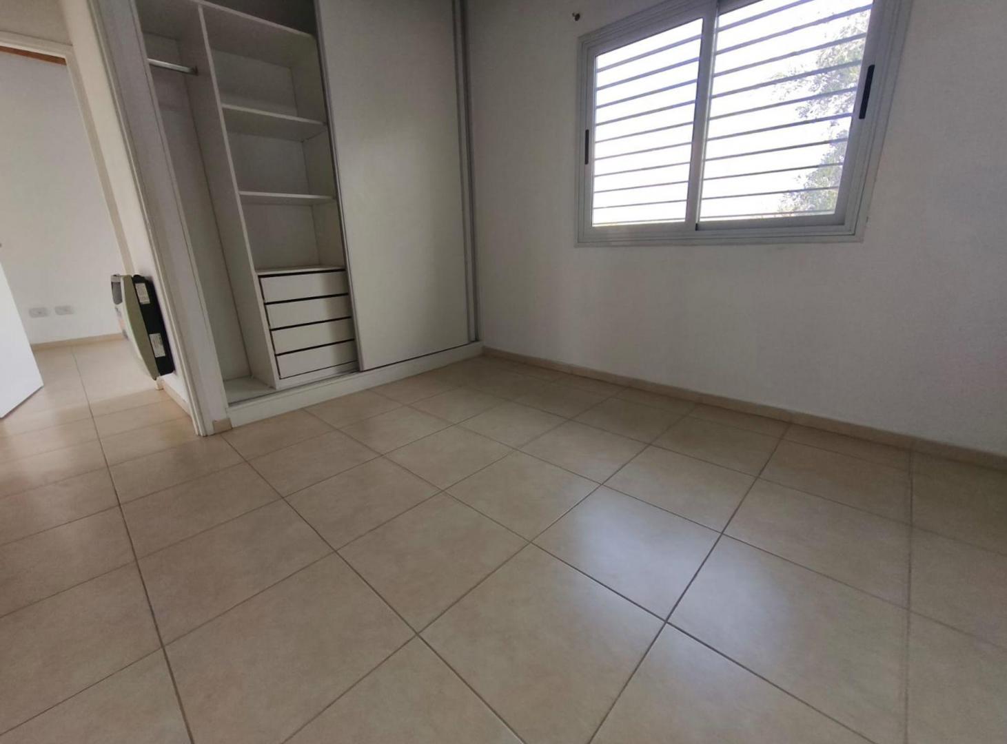 Foto de Alquiler Departamento 2 Dormitorios Cochera Lujan, imagen 5