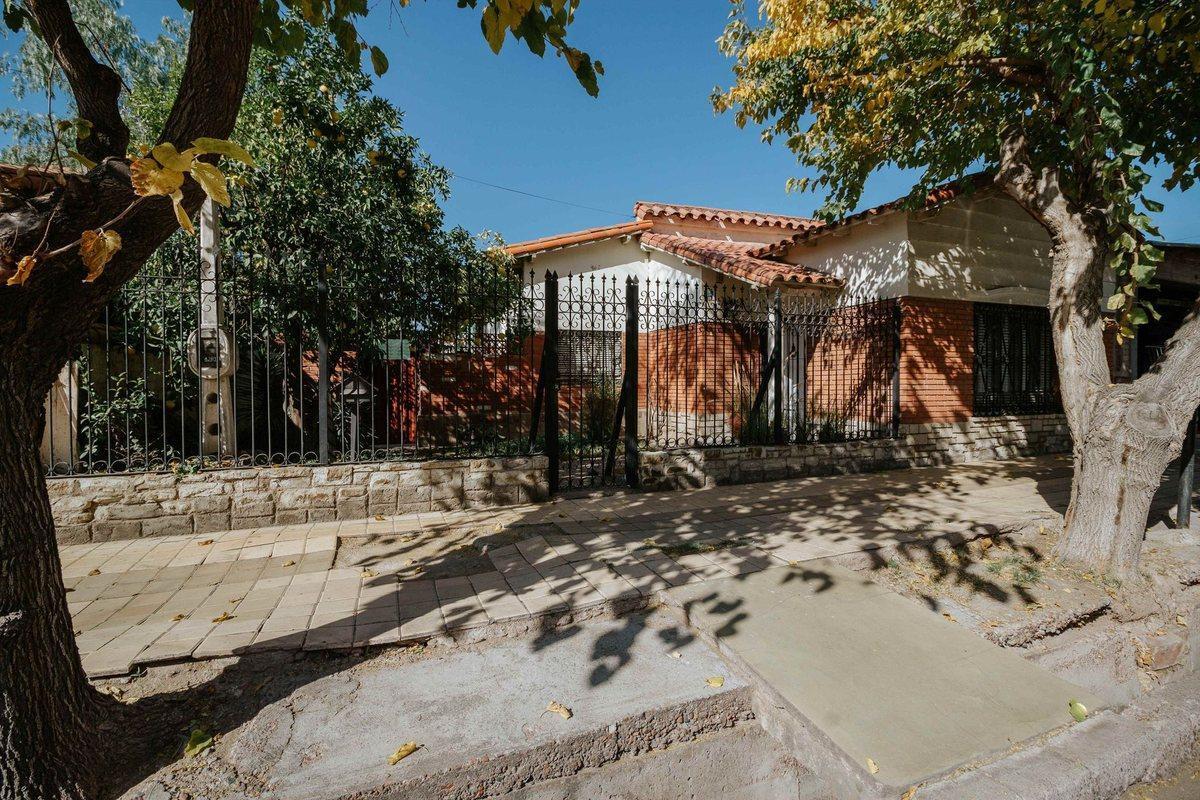 Foto de CASA EXCELENTE ESTADO PADRE VAZQUEZ MAIPÚ 748m2, imagen 2