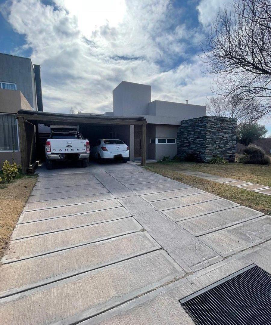 Foto de venta casa barrio Valle Escondido Drummond, imagen 4