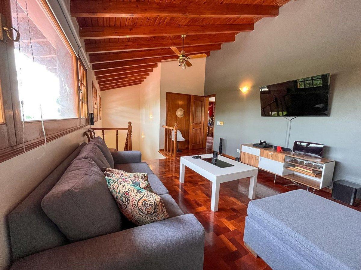 Foto de Casa en venta en Barrio Privado Dalvian con pileta, imagen 3