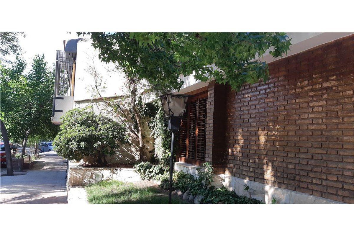 Foto de Hermosa casa en venta a dos cuadras Plaza de GC..!, imagen 2