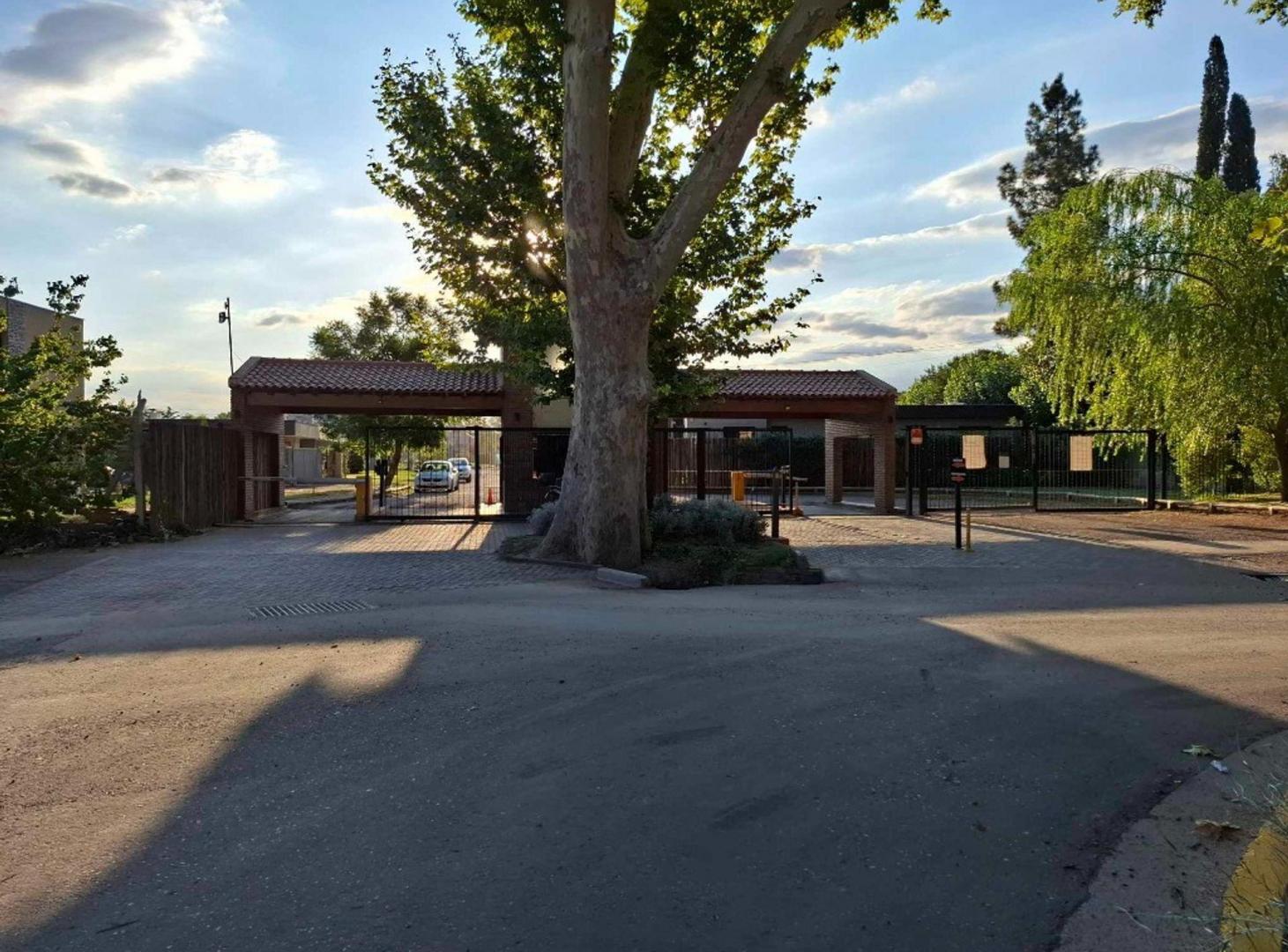 Foto de VENTA-TERRRENO-MENDOZA COUNTRY CLUB-BERMEJO, imagen 1