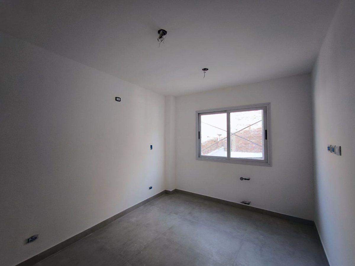 Foto de VENTA DEPTO 2 DORMITORIOS 2 BAÑOS COCHERA ARIZU, imagen 4