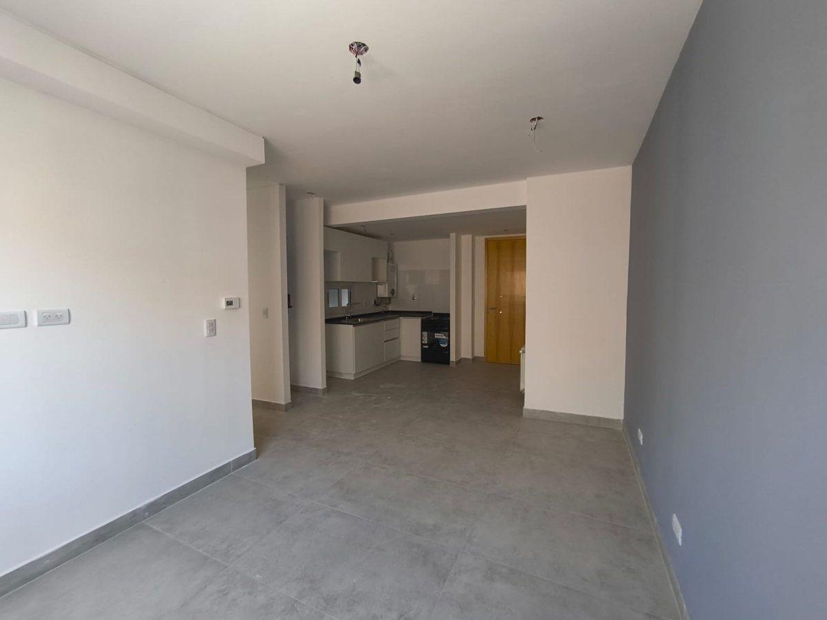 Foto de VENTA DEPTO 2 DORMITORIOS 2 BAÑOS COCHERA ARIZU, imagen 5