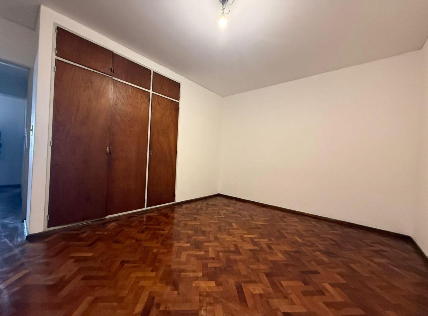 Foto de Alquiler Departamento 4 hab. microcentro Mendoza, imagen 5