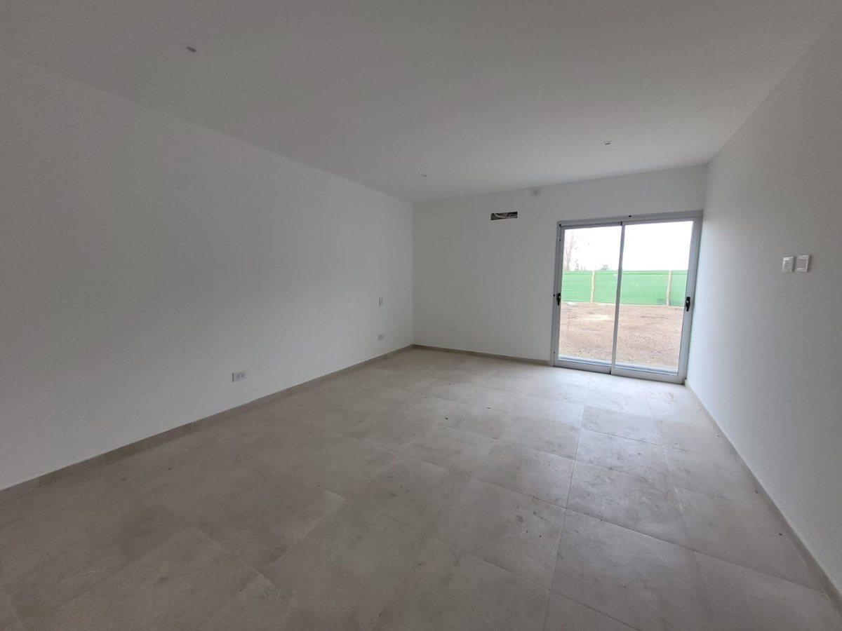Foto de CASA 3 DORMITORIOS 2 BAÑOS B° GARDENS, imagen 4