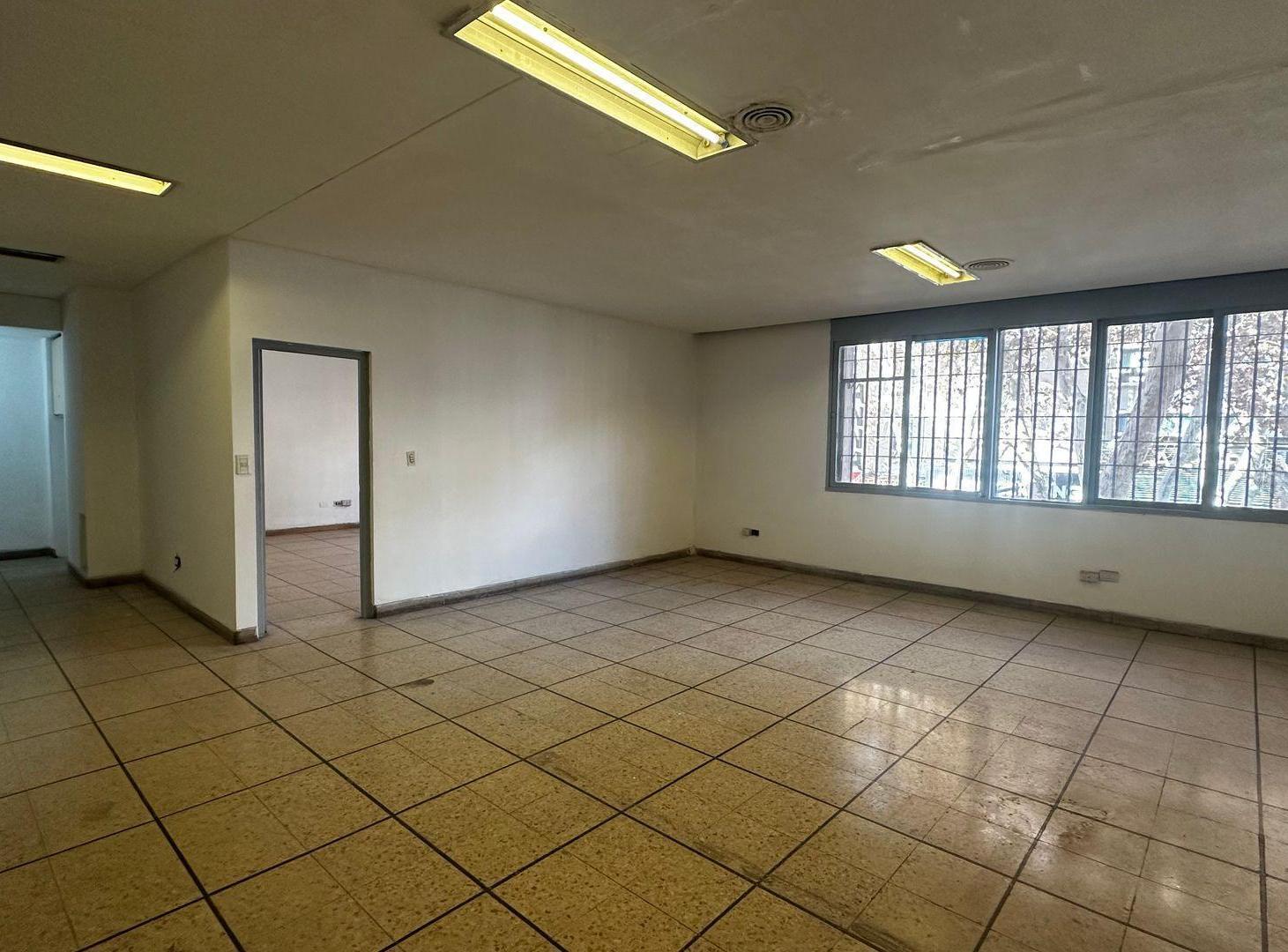 Foto de Alquiler Local Amplio Ato Oficina Calle San Martín, imagen 4