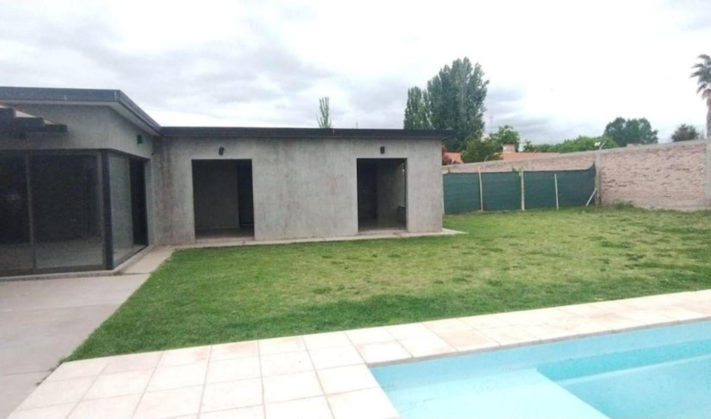 Foto de CASA CON PILETA EN VENTA VISTALBA LUJAN DE CUYO, imagen 2