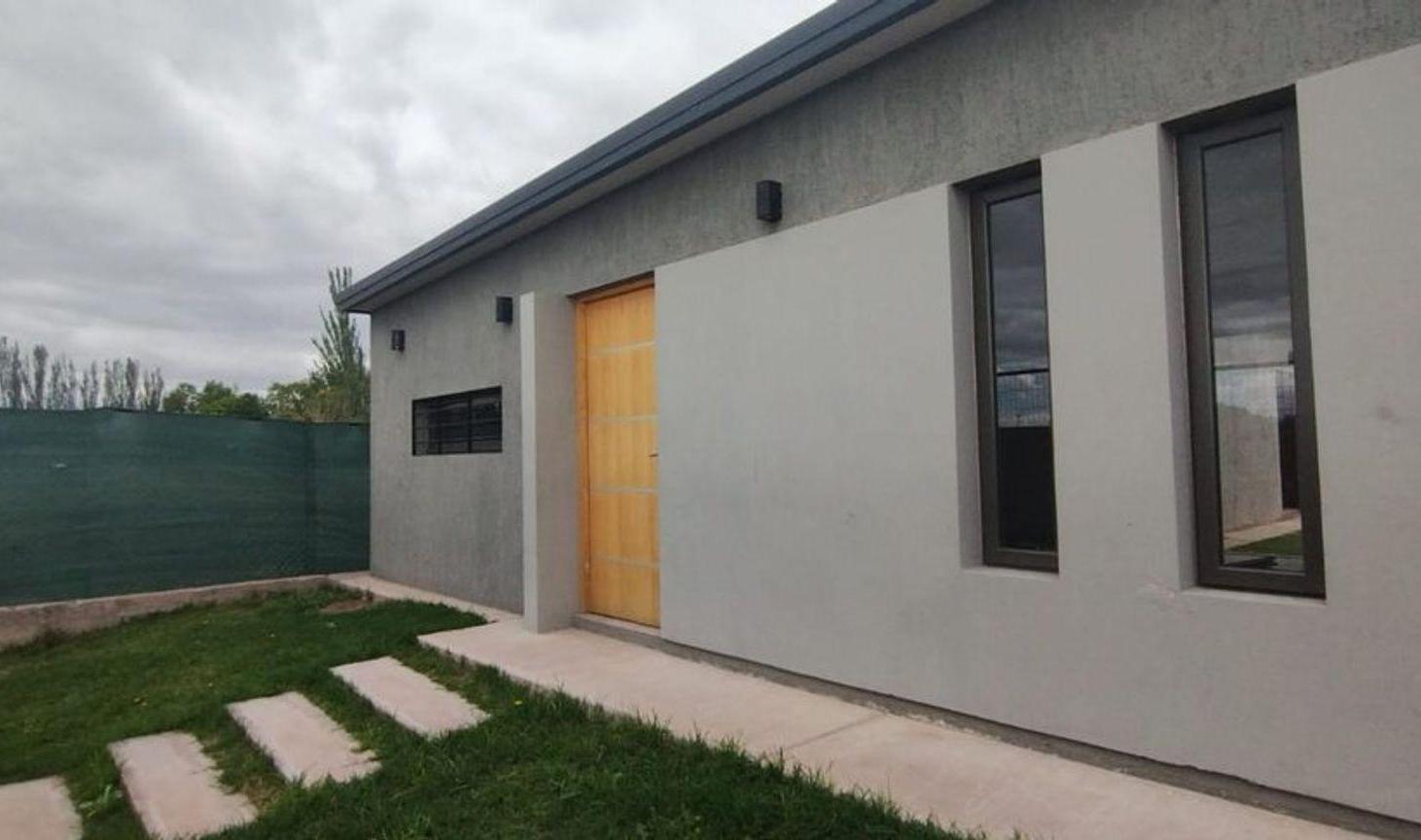 Foto de CASA CON PILETA EN VENTA VISTALBA LUJAN DE CUYO, imagen 1