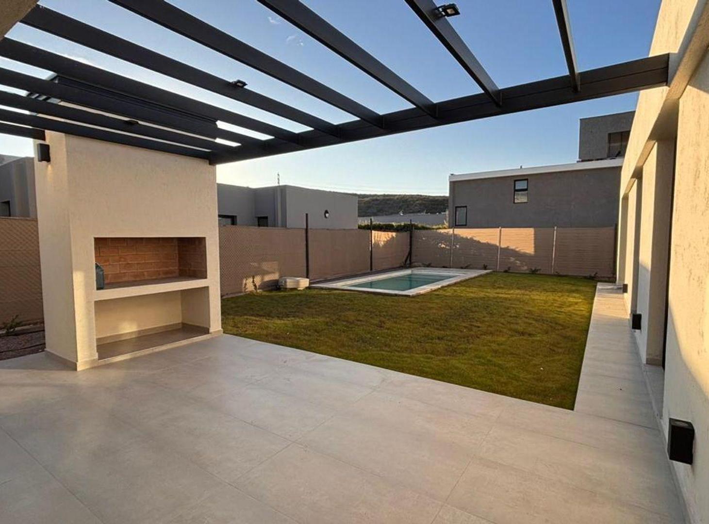 Foto de Casa en Venta de categoría Barrio Aguaribay, imagen 5