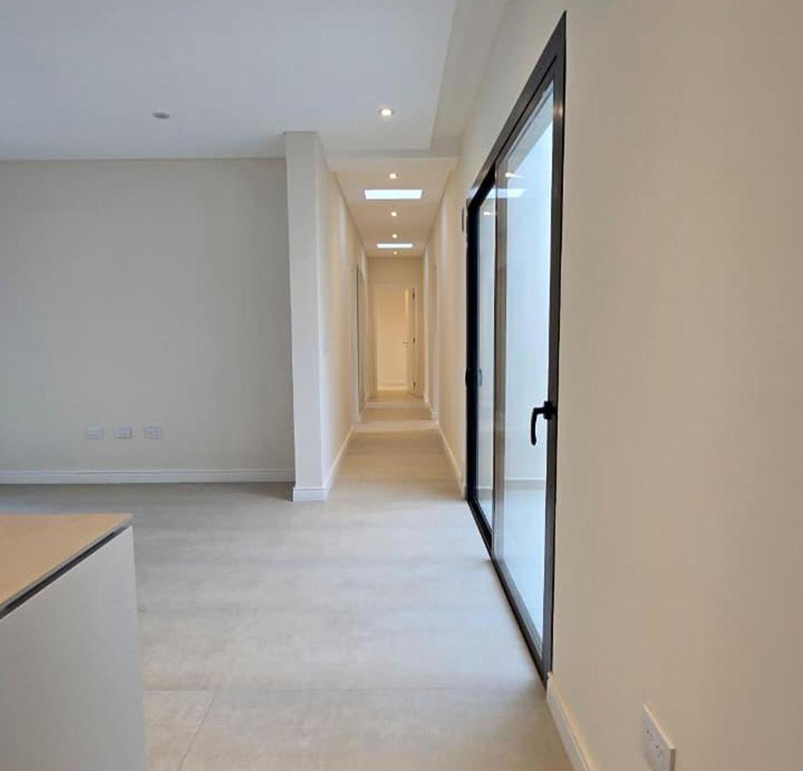 Foto de Casa en Venta de categoría Barrio Aguaribay, imagen 4