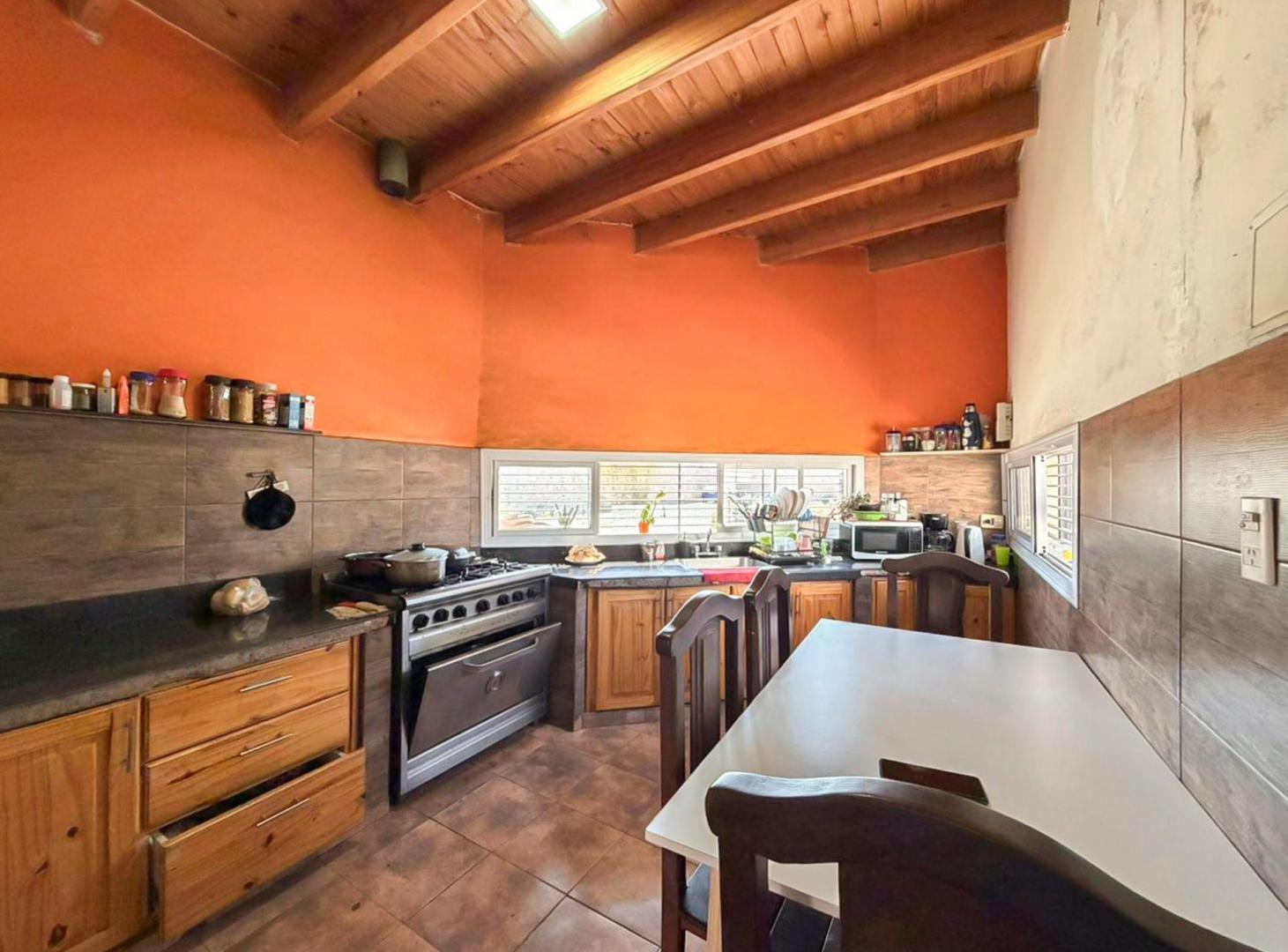 Foto de VENTA CASA CON PILETA ALTO SARMIENTO LAS HERAS, imagen 4