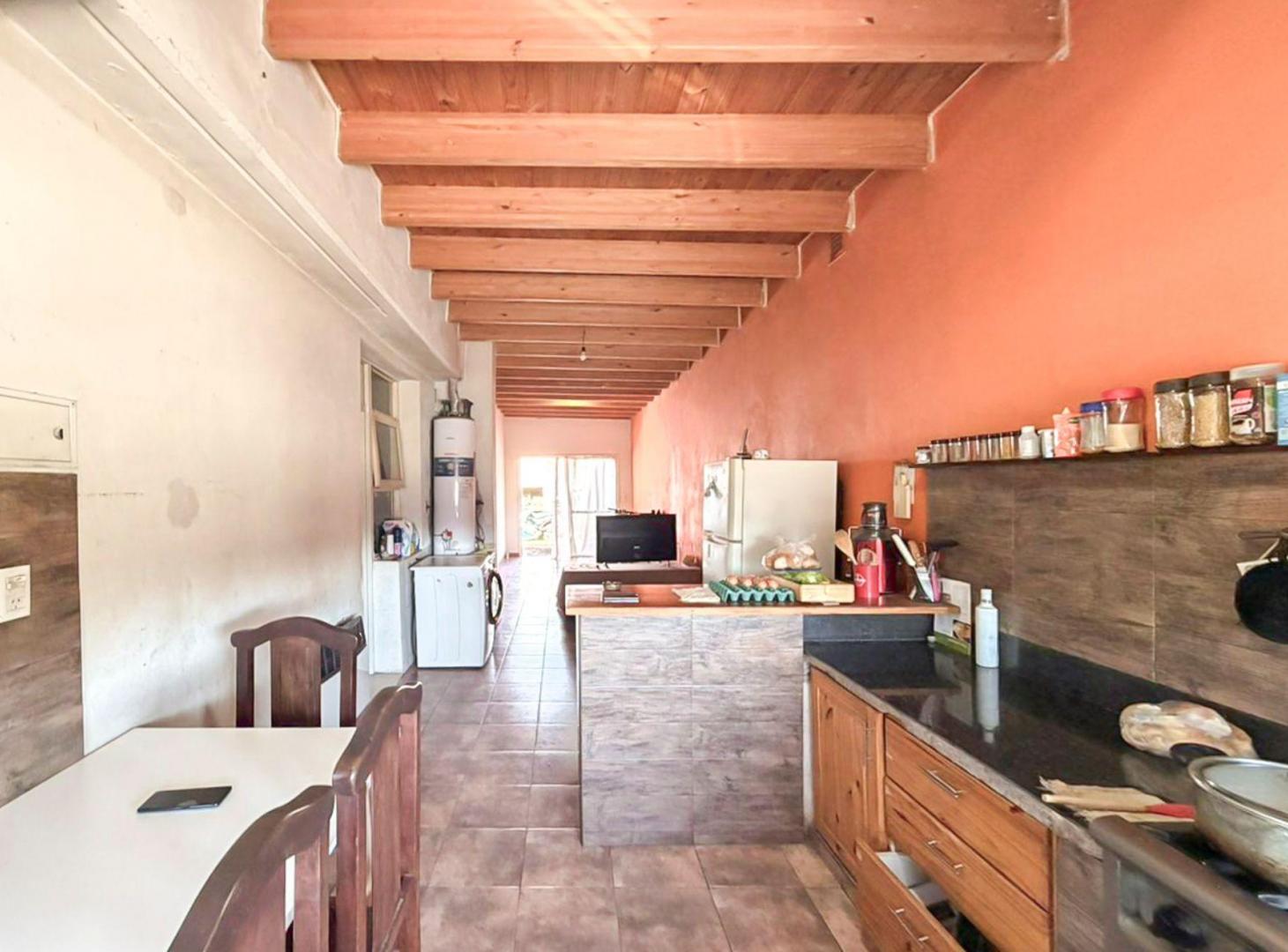 Foto de VENTA CASA CON PILETA ALTO SARMIENTO LAS HERAS, imagen 5