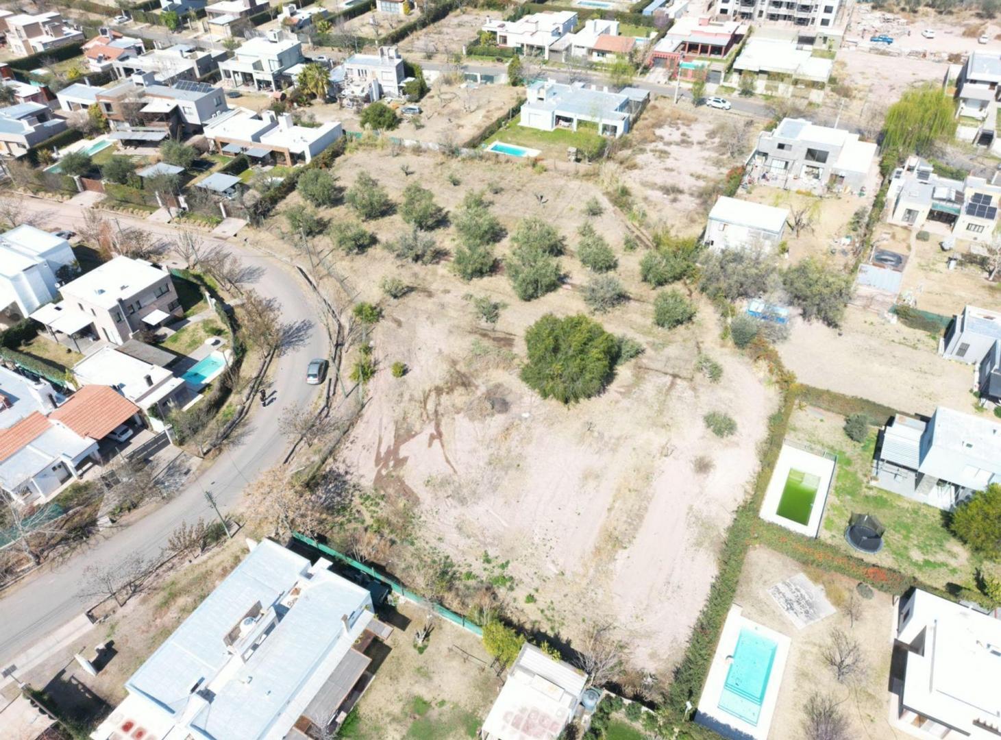 Foto de Venta Lote 879m2 Barrio Solares de Gabrielli Lujan, imagen 2