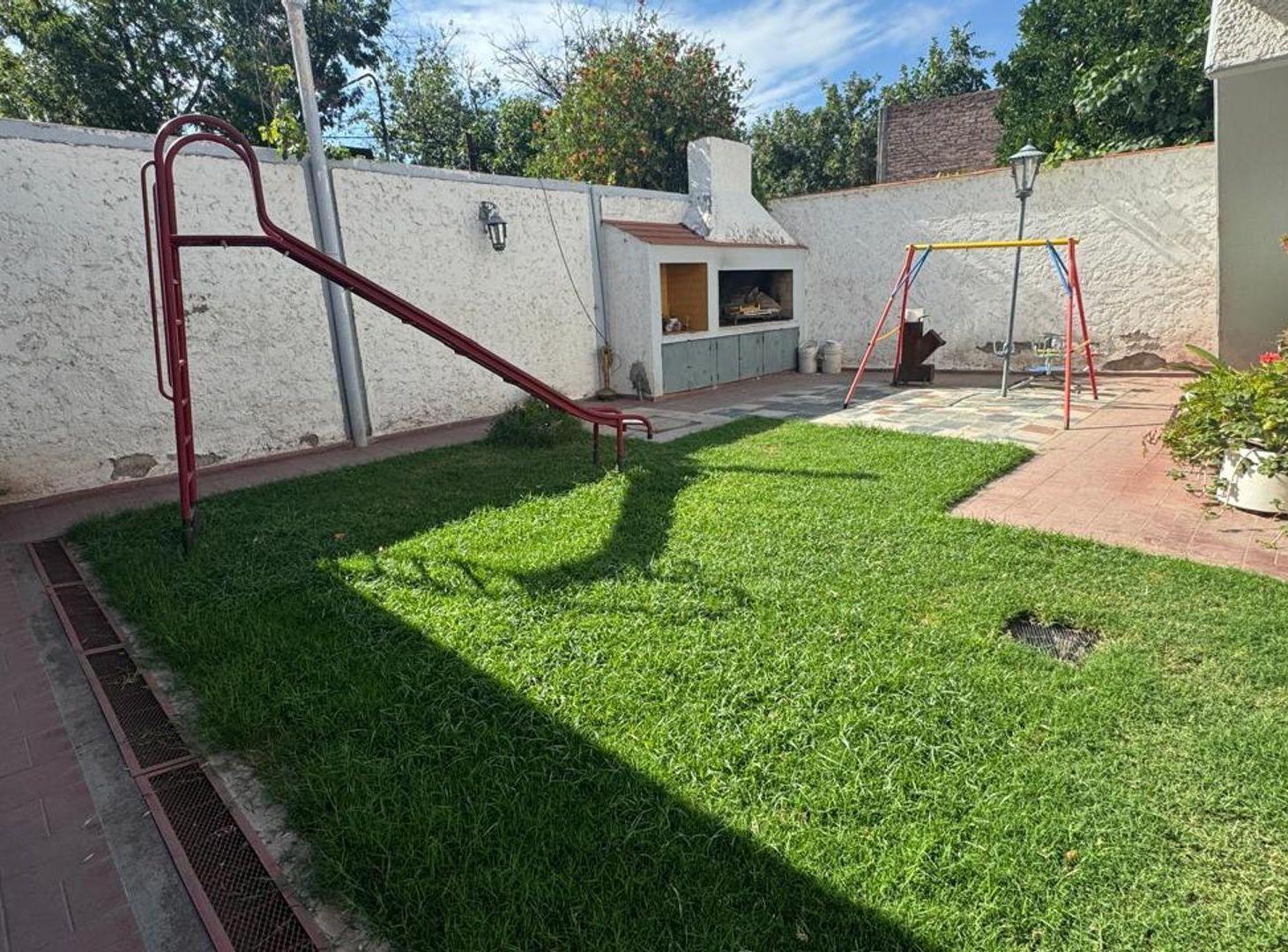Foto de VENDE CASA EN GODOY CRUZ, imagen 2