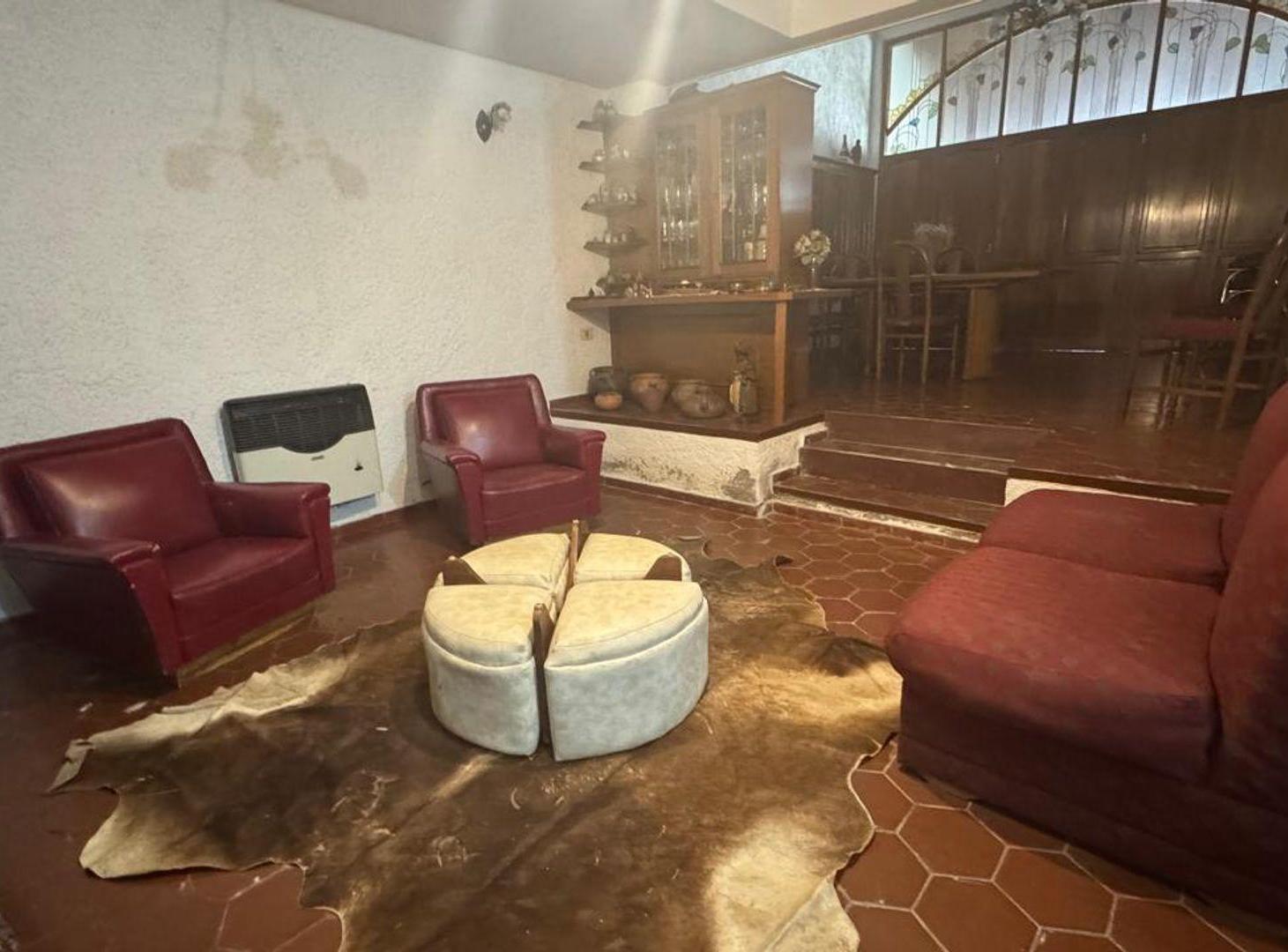 Foto de VENDE CASA EN GODOY CRUZ, imagen 1