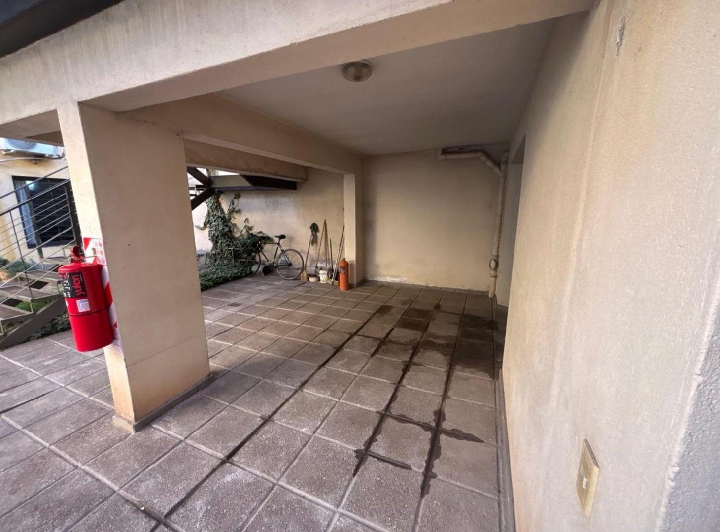 Foto de Venta departamento 1 dorm + cochera 4ta Secc Oeste, imagen 2