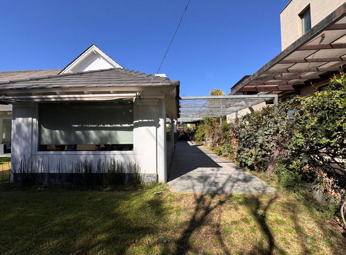 Foto de Venta casa B° Dalvian Ciudad Mendoza, imagen 2
