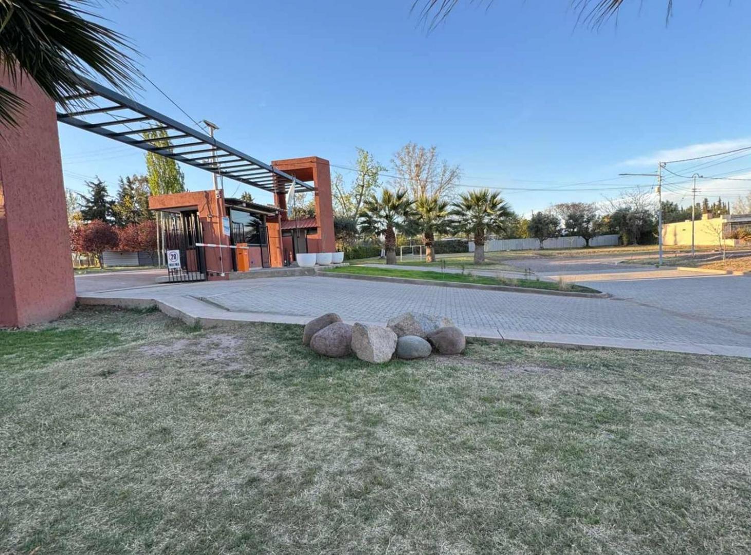 Foto de Terreno en venta barrio privado Maipu mza., imagen 3
