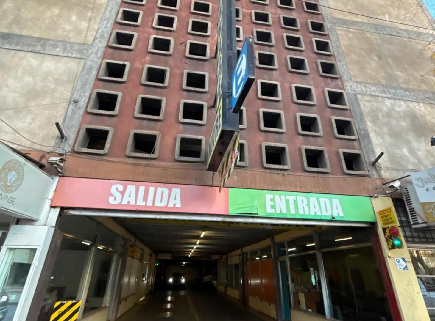 Foto de Venta de cochera cerrada en el centro de Mendoza, imagen 1