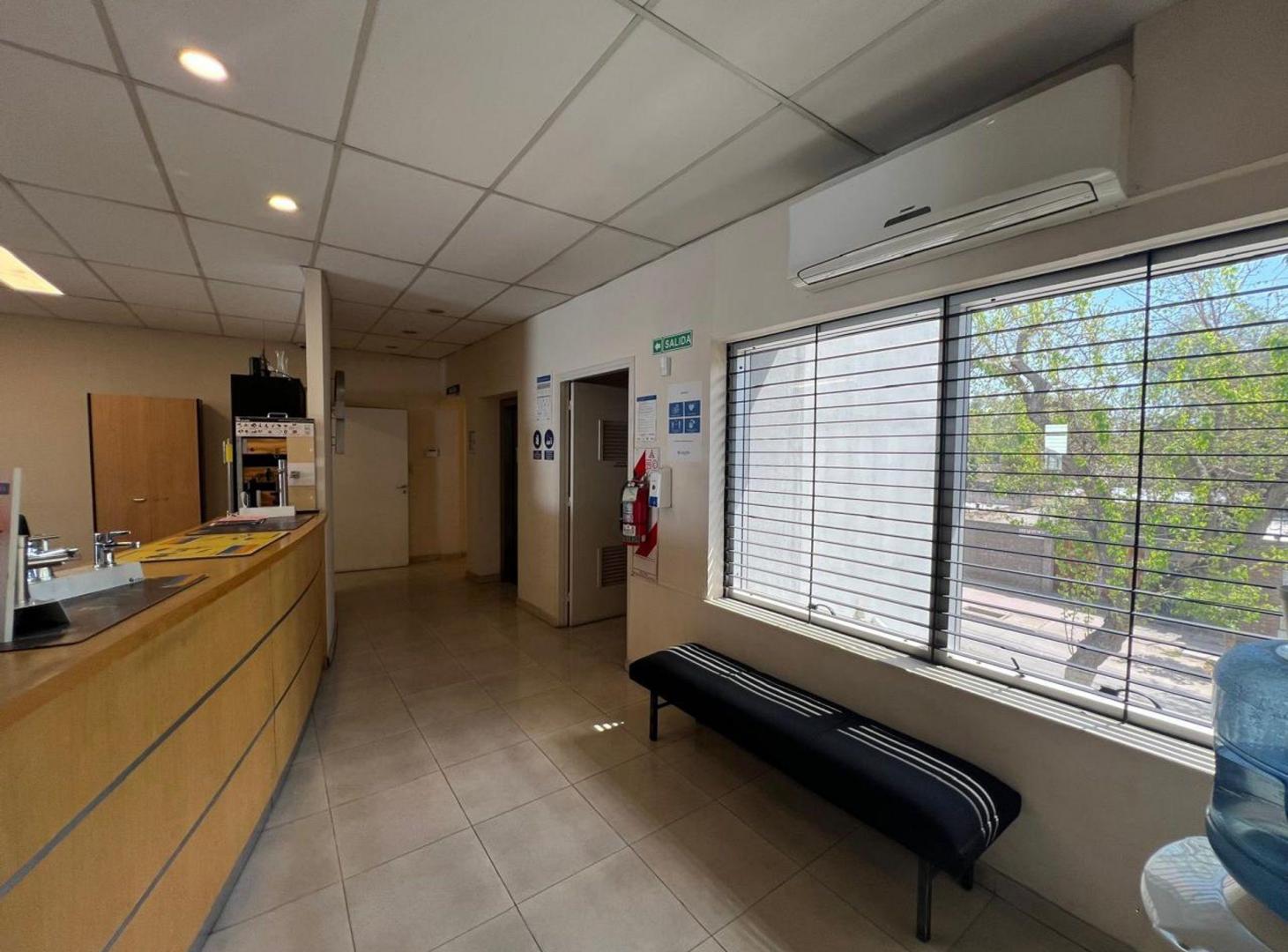 Foto de VENTA GALPON CON OFICINAS CUARTA SECCION MENDOZA, imagen 3