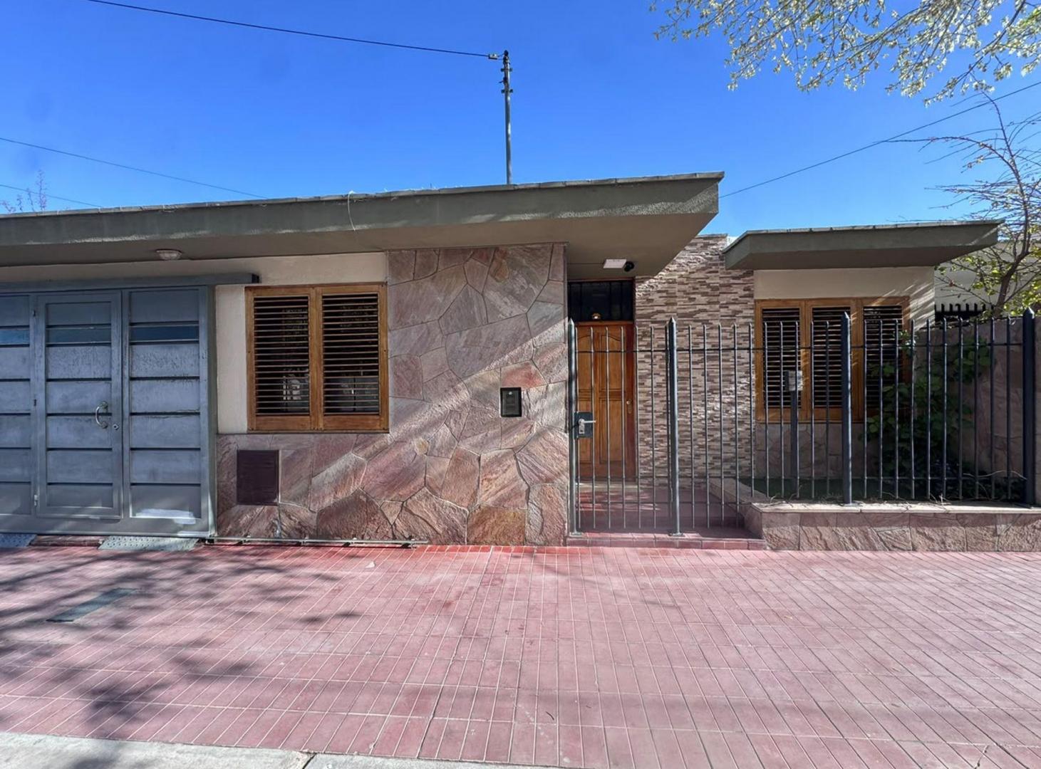Foto de CASA EN VENTA RECICLADA A NUEVA, GODOY CRUZ, imagen 1