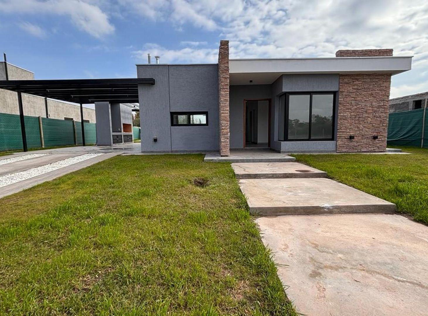 Foto de VENDE CASA EN NAUTILUS barrio privado, imagen 1