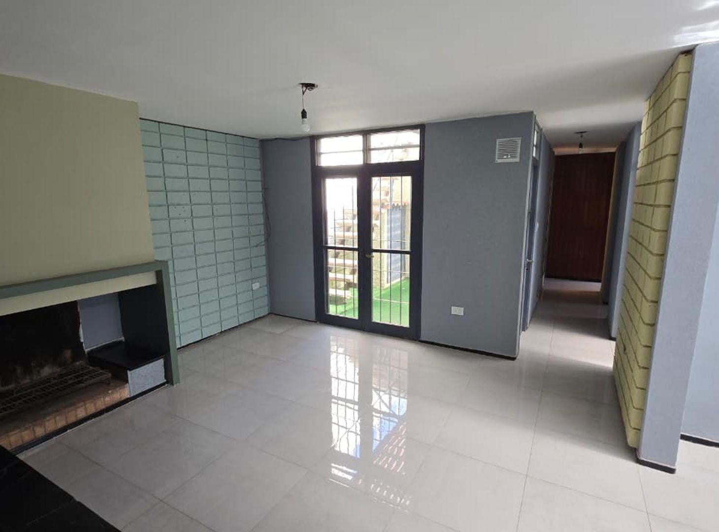 Foto de venta casa refaccionada 6ta sección apto comercial, imagen 3
