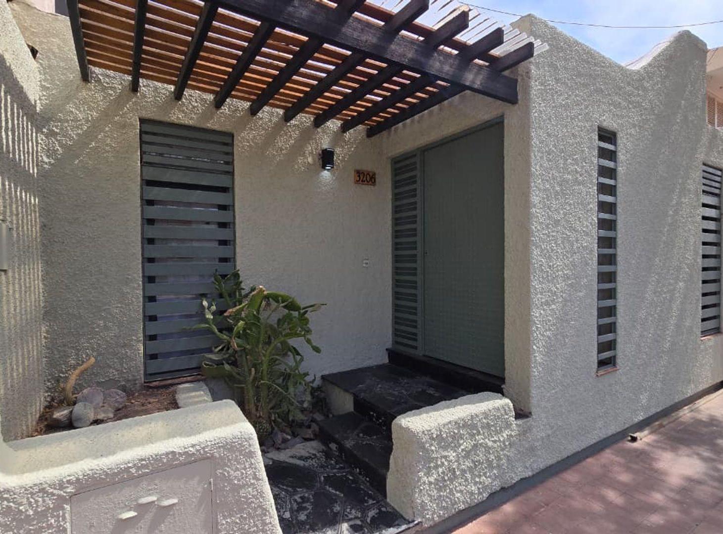 Foto de venta casa refaccionada 6ta sección apto comercial, imagen 1