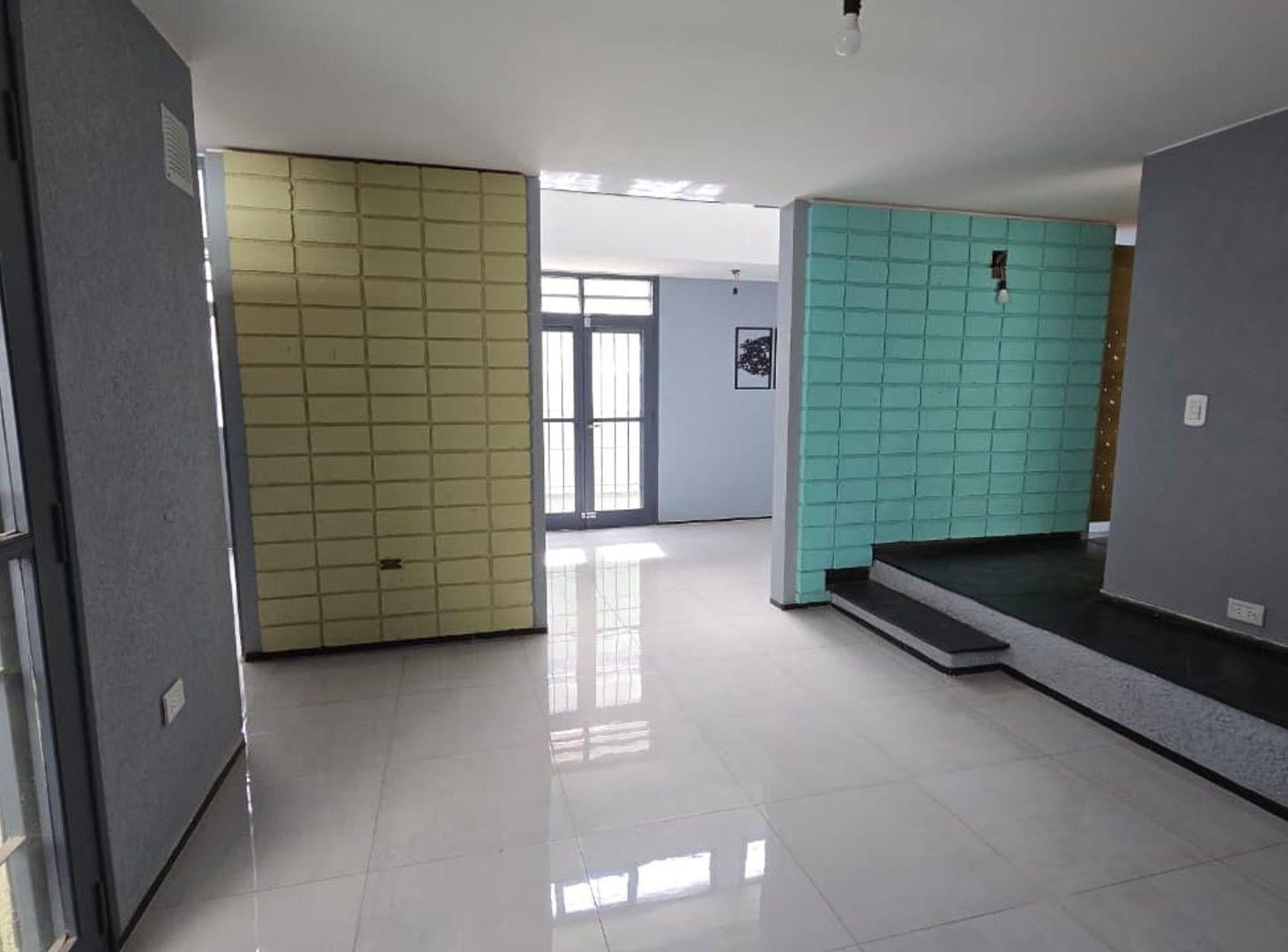 Foto de venta casa refaccionada 6ta sección apto comercial, imagen 2