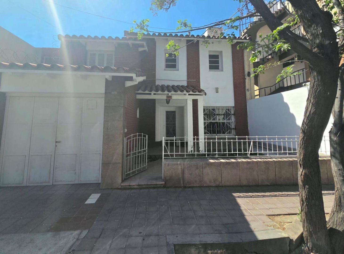 Foto de CASA 7 DORMITORIOS BOMBAL CON POTENCIAL COMERCIAL, imagen 1