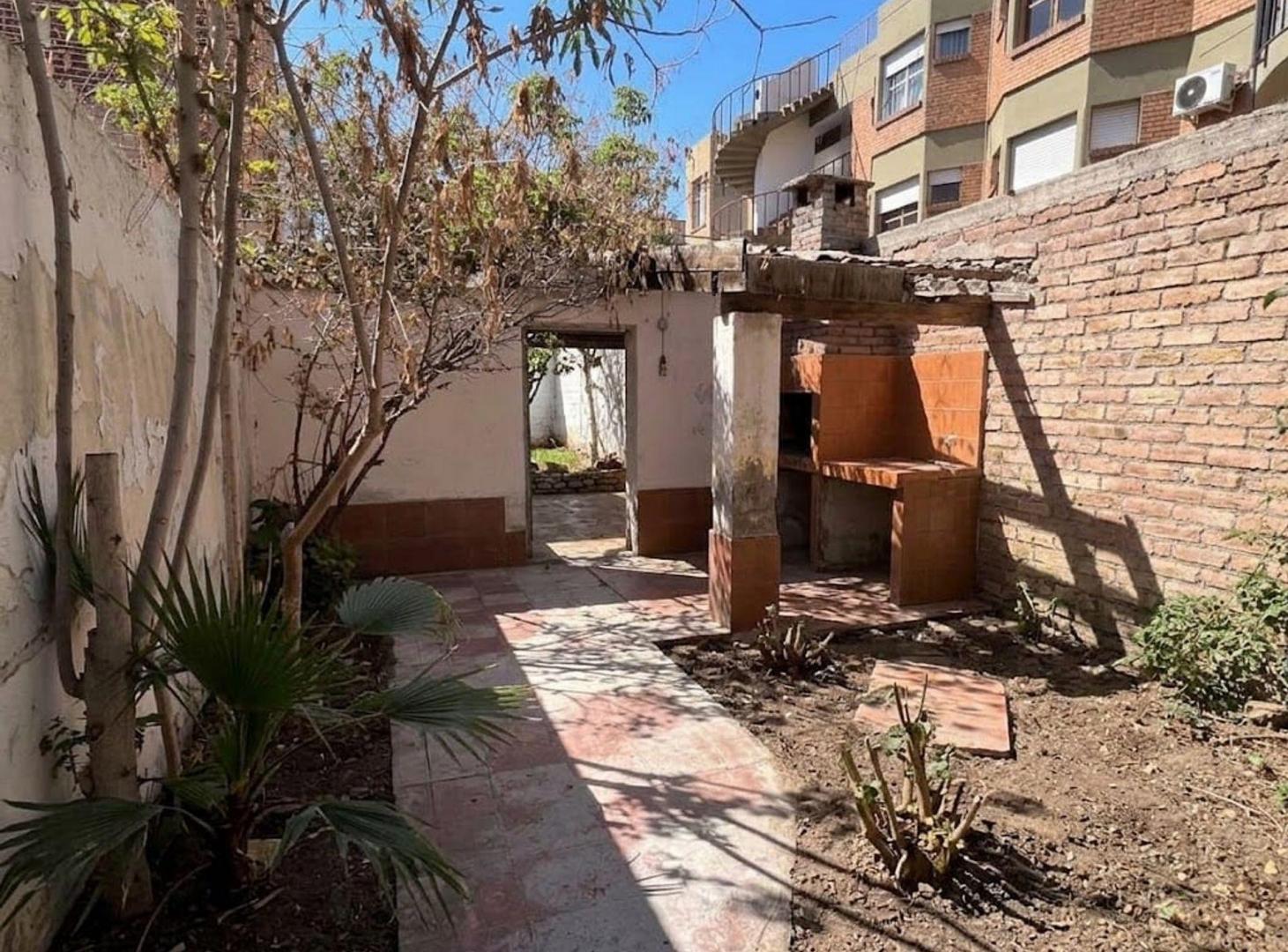 Foto de CASA 7 DORMITORIOS BOMBAL CON POTENCIAL COMERCIAL, imagen 2