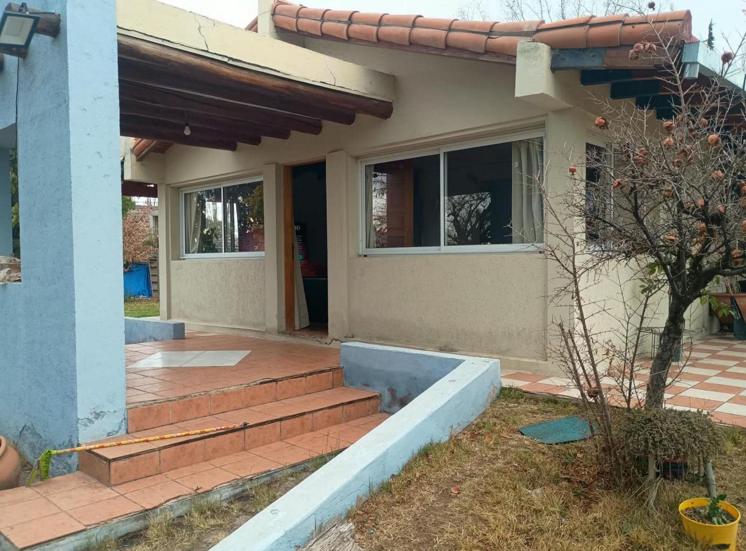 Foto de CASA (6 AMBIENTES) EN VENTA EN MAIPU, imagen 2