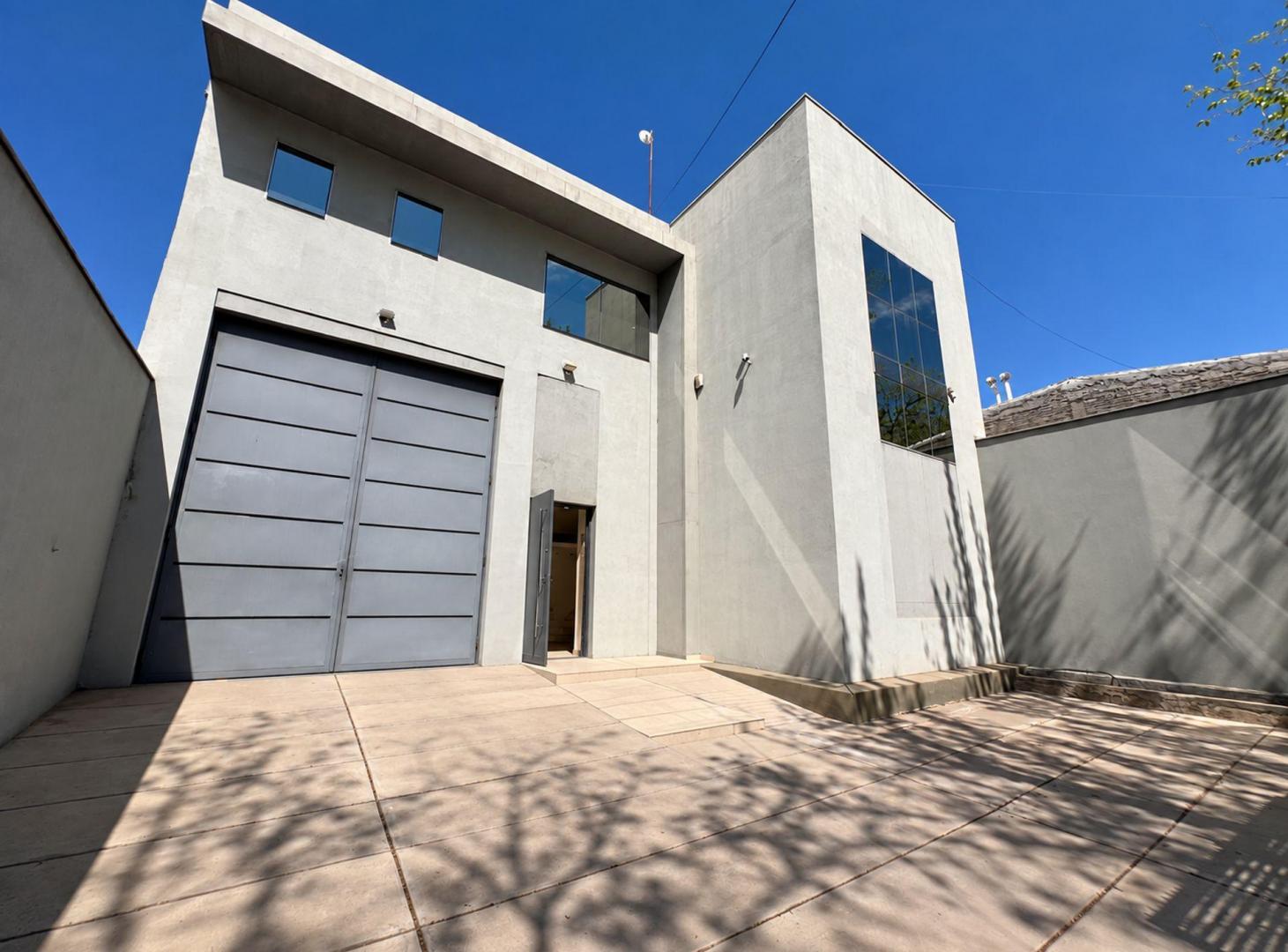 Foto de VENTA GALPON CON OFICINAS CUARTA SECCION MENDOZA, imagen 1
