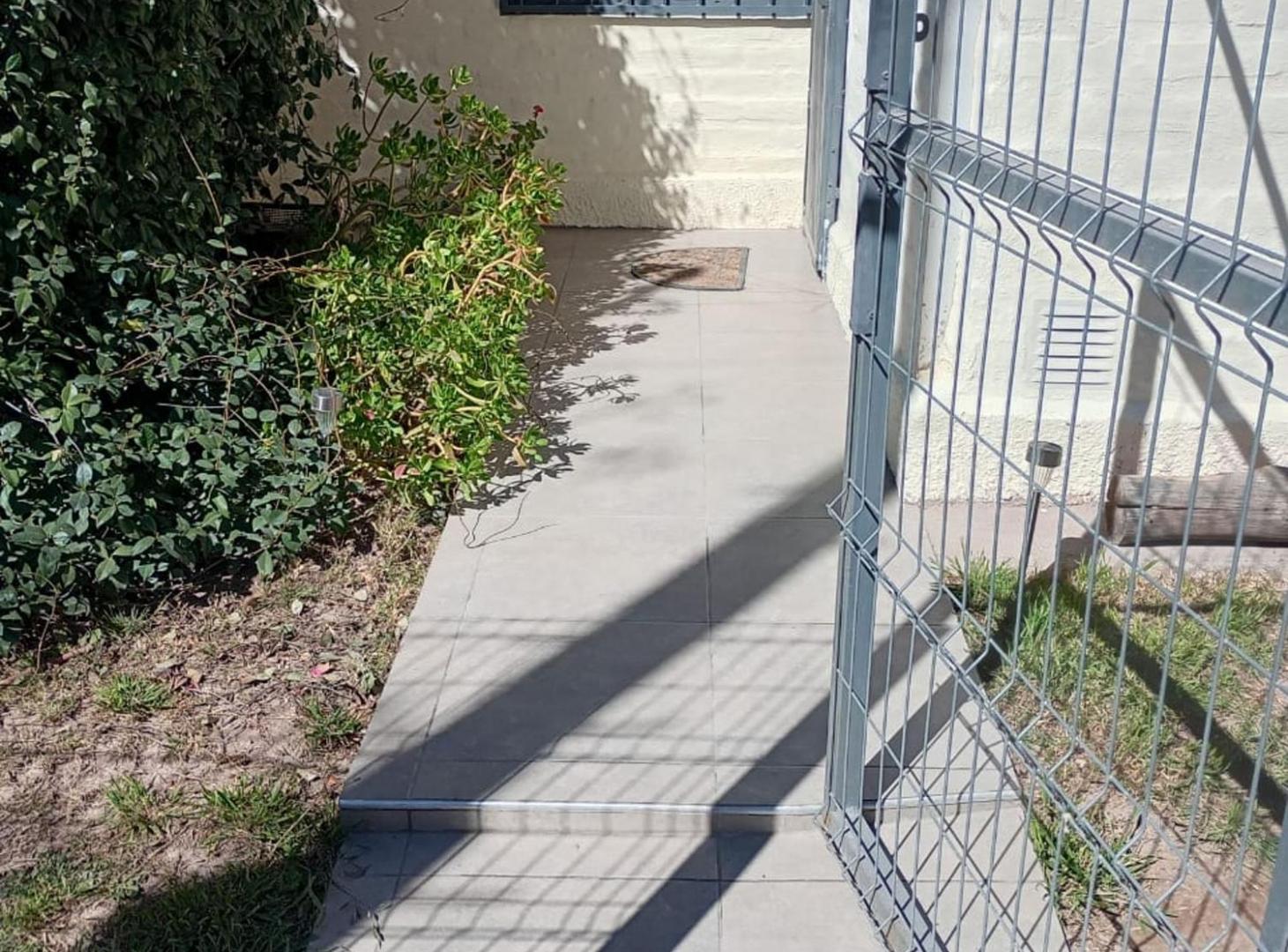 Foto de VENTA CASA EN PEDRIEL DOS DORMITORIOS CON PATIO, imagen 2
