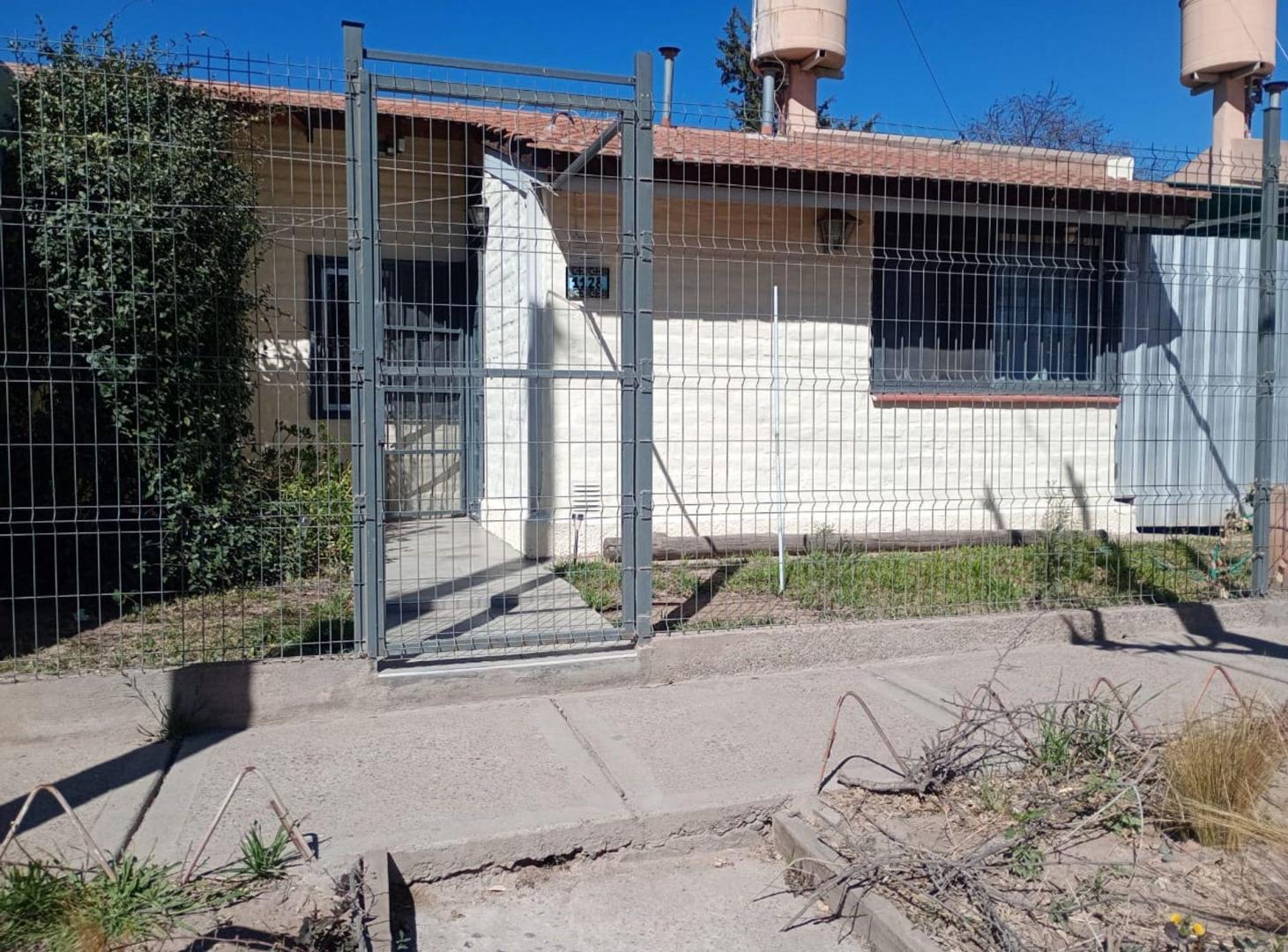 Foto de VENTA CASA EN PEDRIEL DOS DORMITORIOS CON PATIO, imagen 5