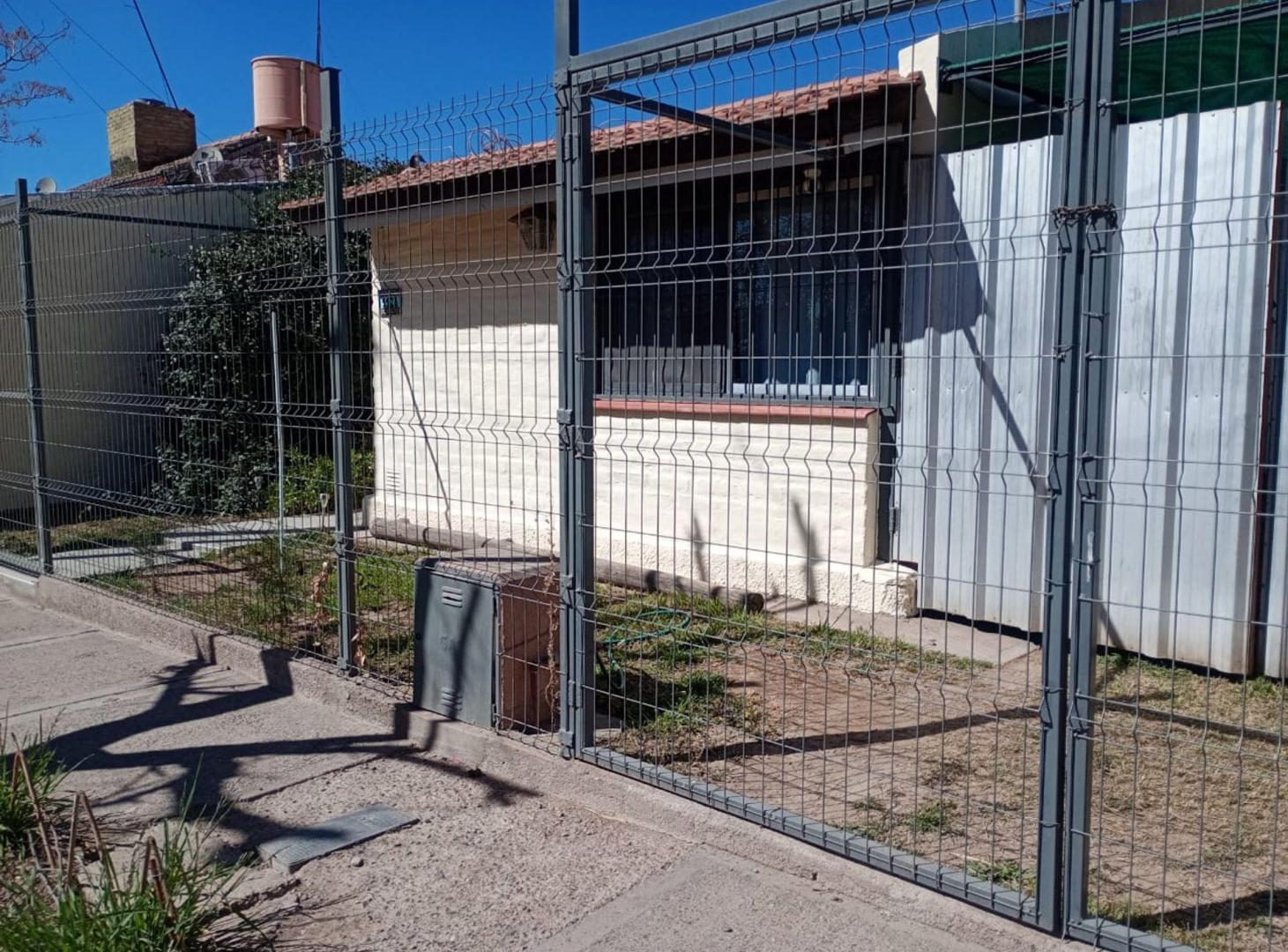 Foto de VENTA CASA EN PEDRIEL DOS DORMITORIOS CON PATIO, imagen 1