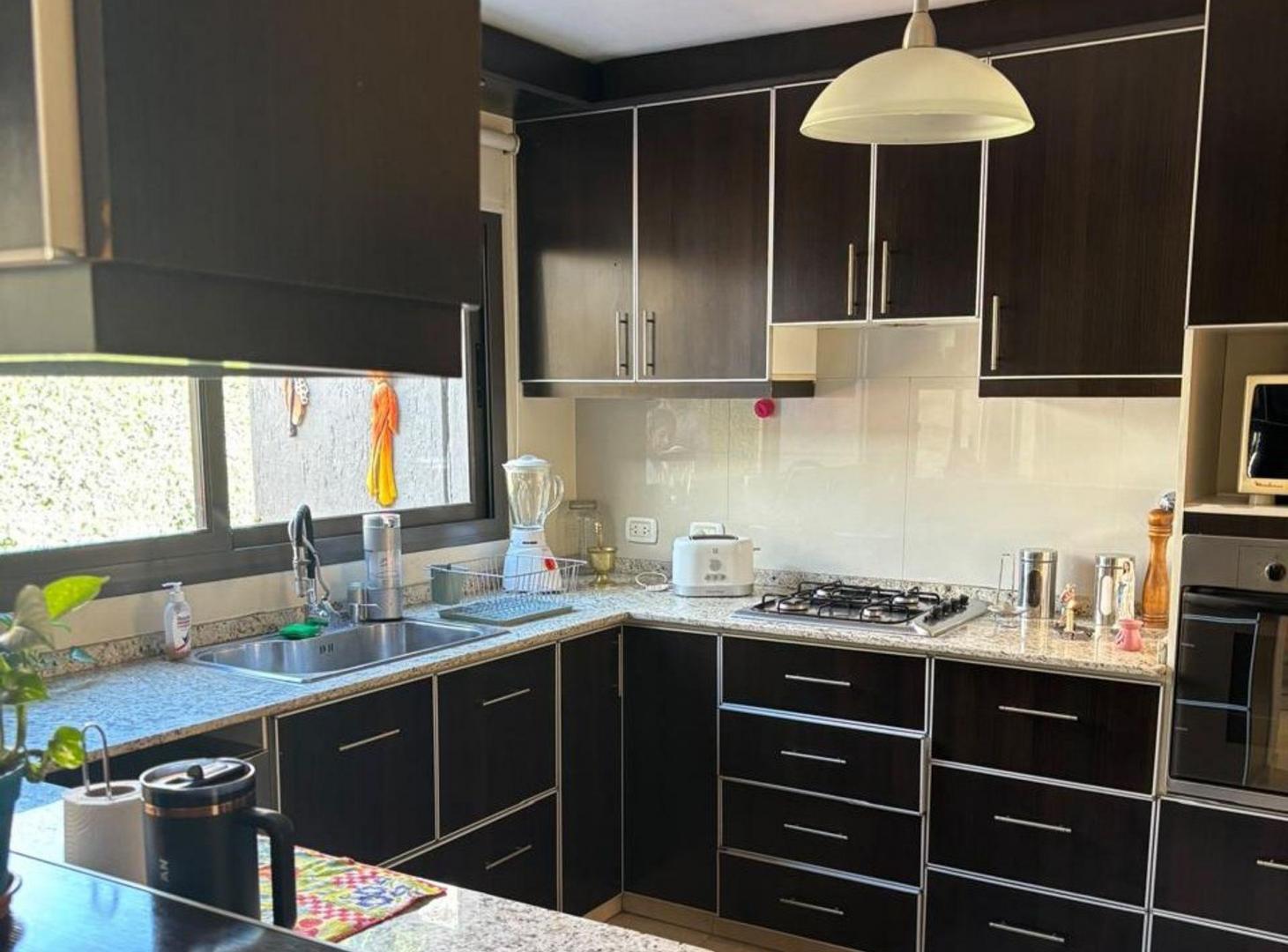 Foto de CASA EN VENTA CON PILETA DRUMMOND LUJÁN DE CUYO, imagen 5
