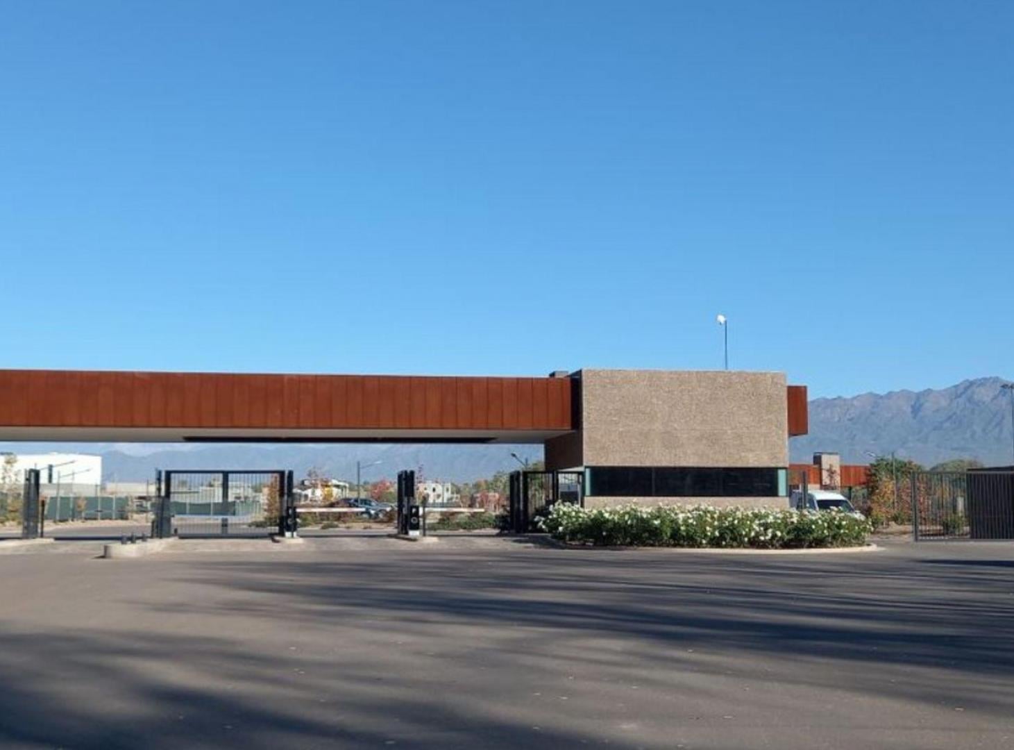 Foto de LOTE CENTRAL EN RINCON DE VIAMONTE, imagen 2