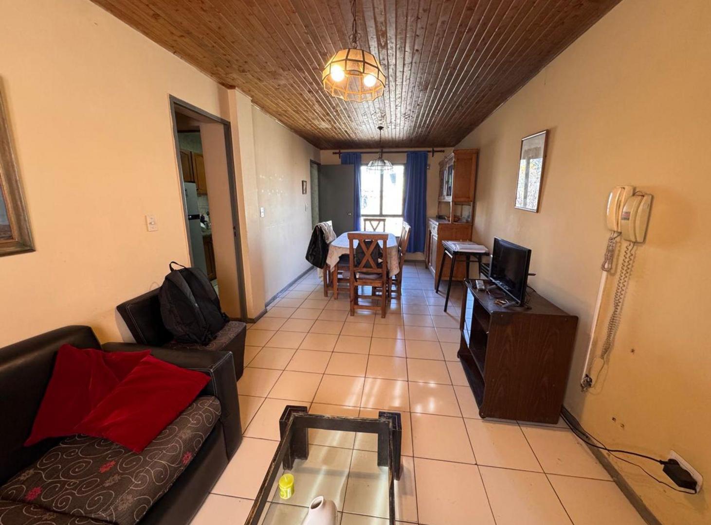 Foto de VENTA DEPARTAMENTO 3 DORMI 2DO PISO ESCL EL PARRAL, imagen 1