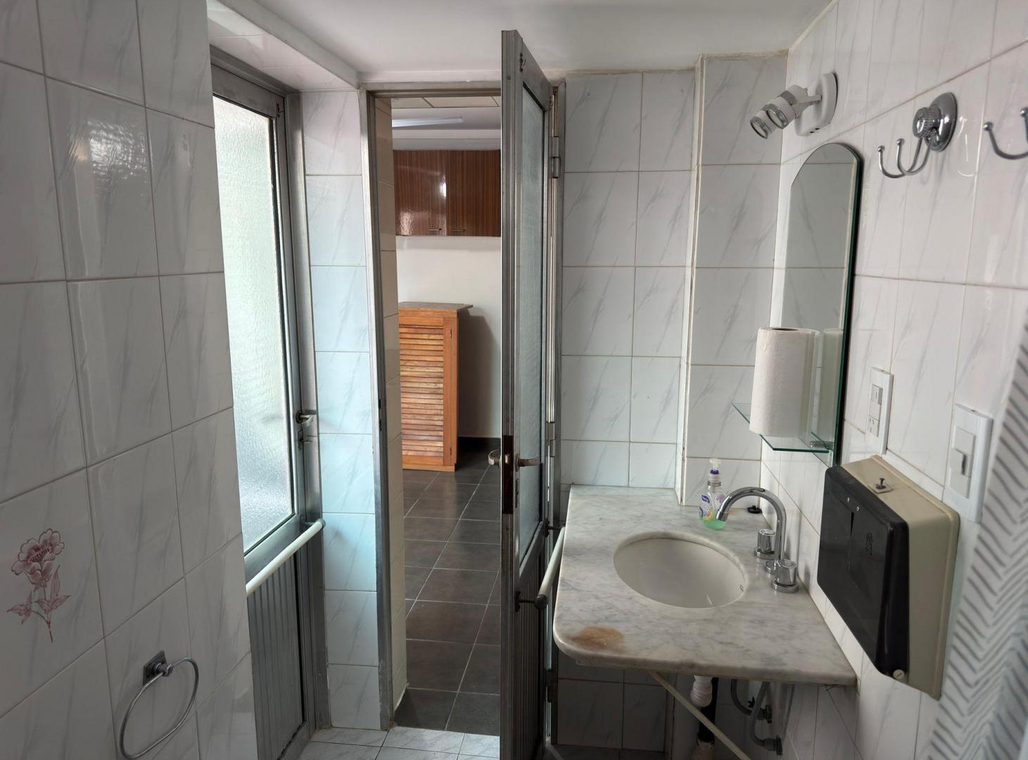 Foto de EN VENTA APTO CREDITO, CASA EN GODOY CRUZ., imagen 4