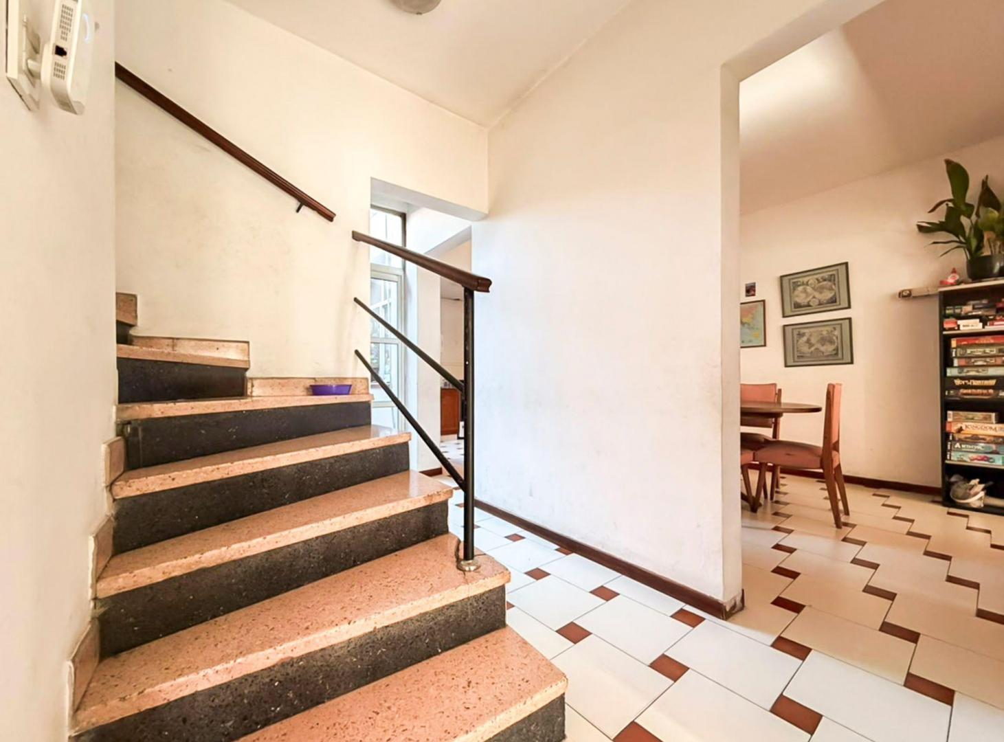 Foto de CASA TRES PISOS COCHERA Y TERRAZA VENTA SAN JOSE, imagen 4