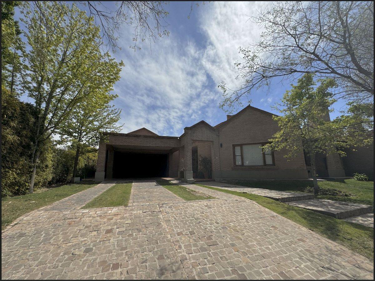 Foto de venta casa barrio privado chacras de coria, imagen 3