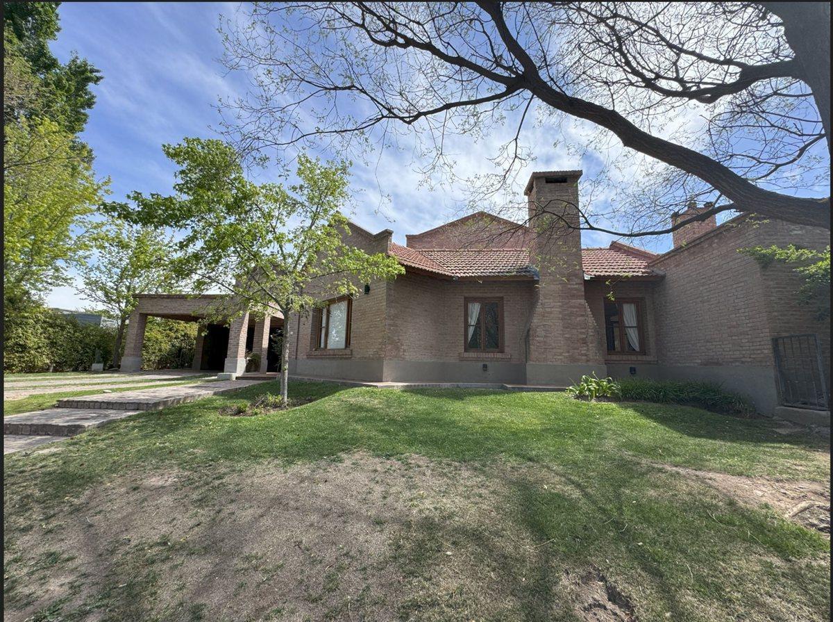 Foto de venta casa barrio privado chacras de coria, imagen 1