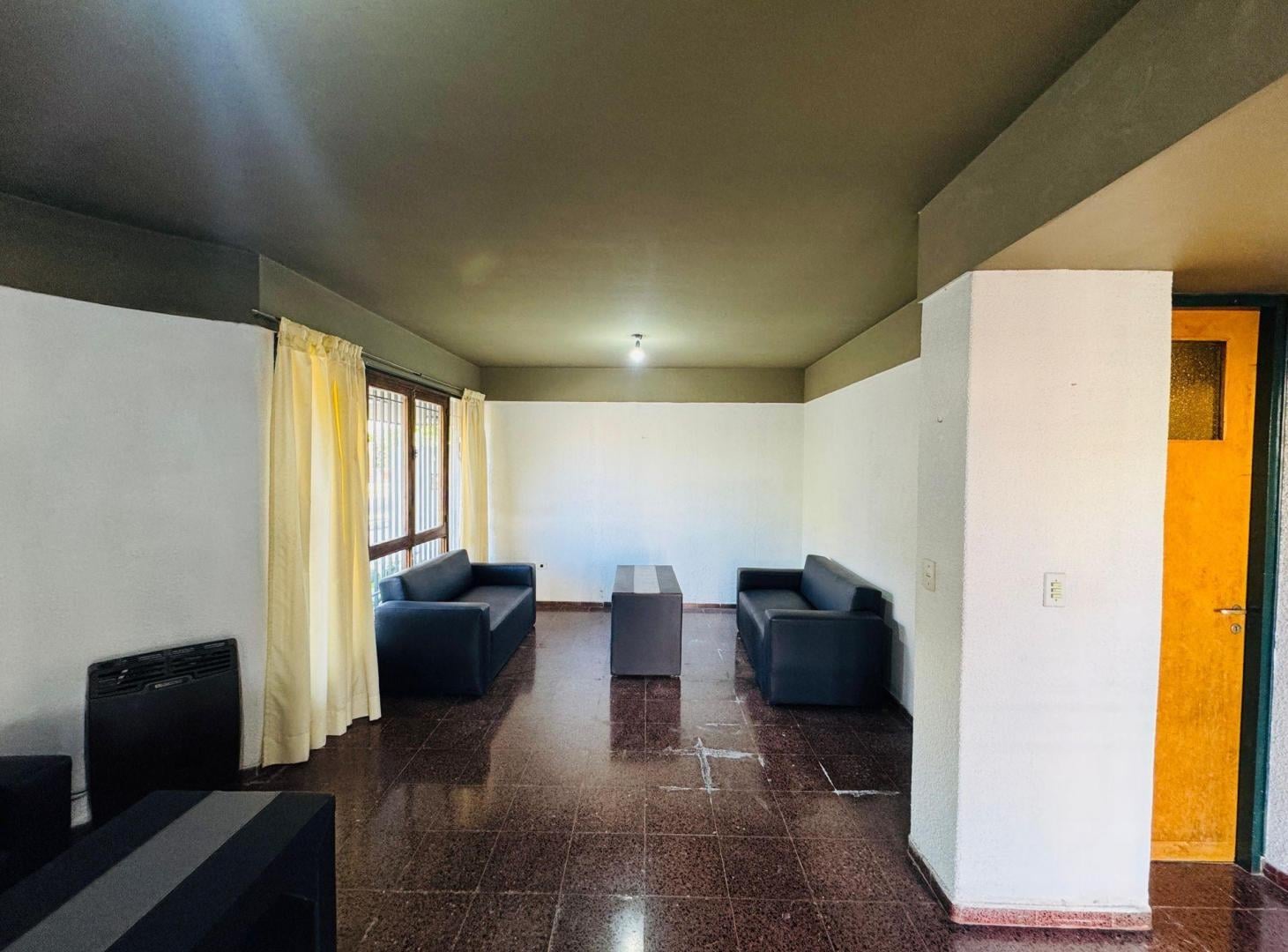 Foto de Casa esquina en venta 3 dormitorios, Sexta Sección, imagen 4