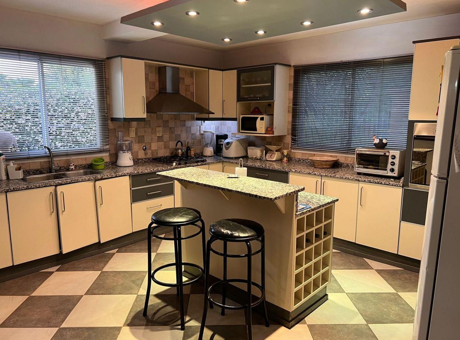 Foto de venta casa 4 dormitorios barrio privado guaymallen, imagen 5