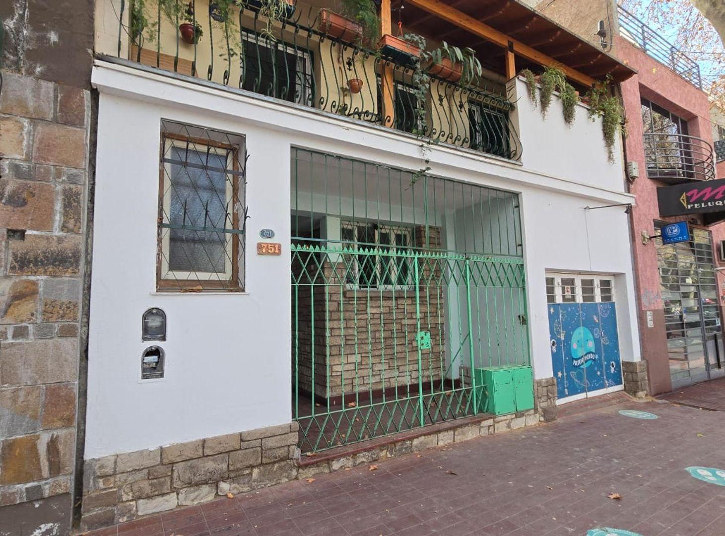 Foto de venta casa a remodelar zona centro apto oficinas, imagen 1