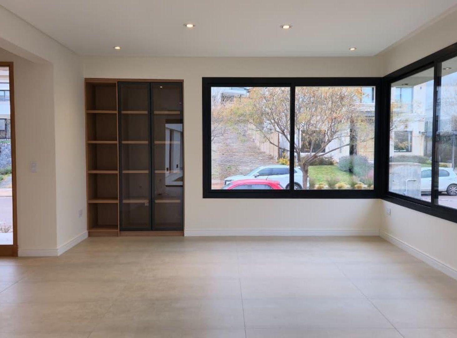 Foto de Casa en Venta de categoría Barrio Aguaribay, imagen 4