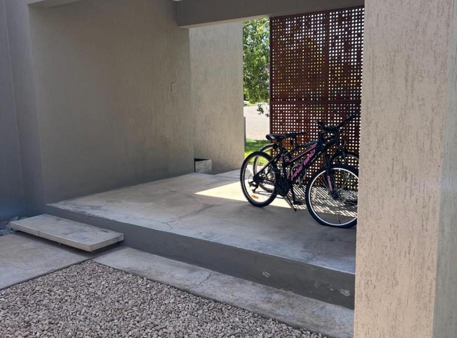 Foto de Casa en venta Las cortaderas 1 de Guaymallen mza., imagen 3
