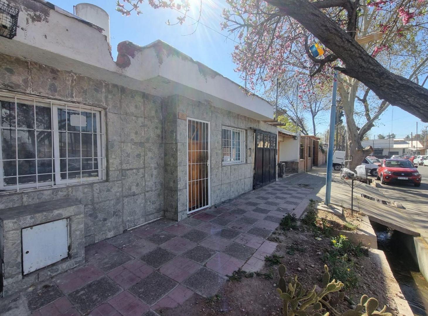 Foto de Casa venta en godoy cruz para reciclar, imagen 1